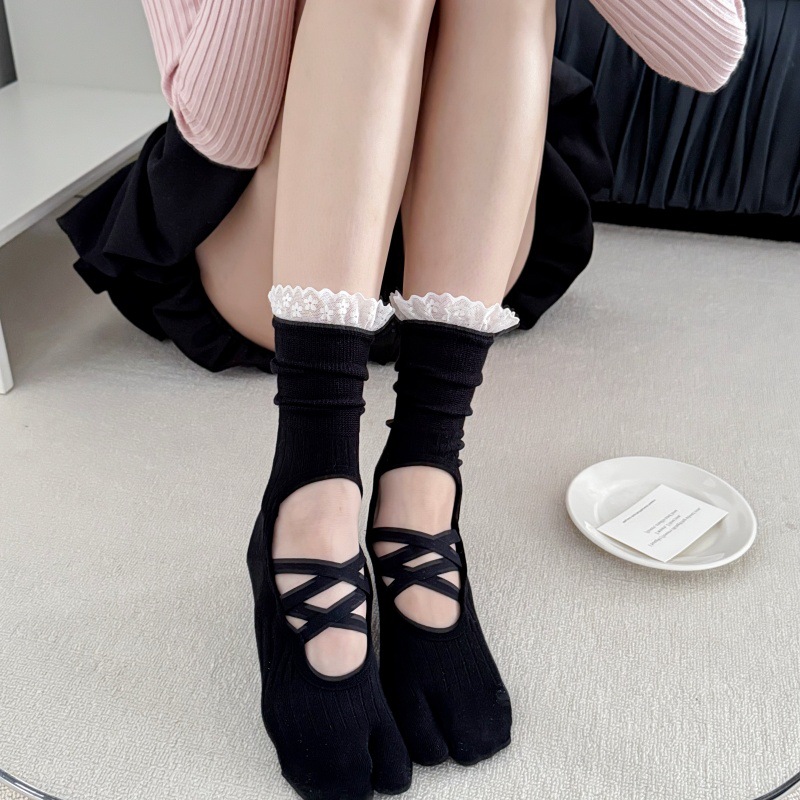 Lace Trim Split Toe Yoga Socks - Yoga Of Fitness recension och pris